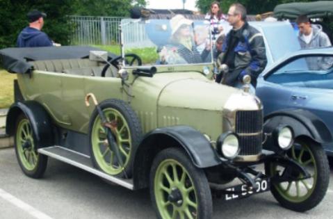 The Horse Shoe pub car rally, June 2012