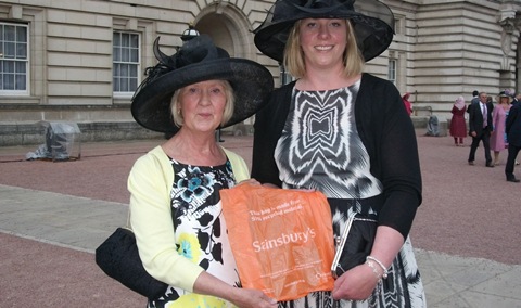 Olwyn Payton and daughter Cindy at Buckingham Palace