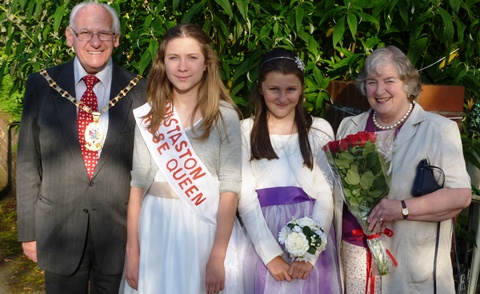 Diabetes UK Garden Party (l-r) George Walton, Daisy Wybrow, Emma Bishop, Veronica Walton - pic by Jonathan White