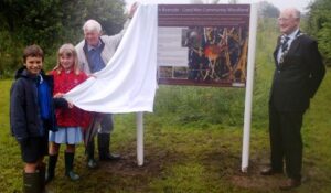 Seventh Riverside signpost to go up at Mill Island, Nantwich