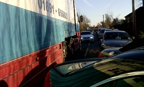 Stapeley Broad Lane School, traffic chaos