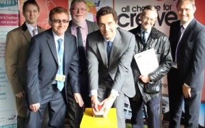 Nantwich MP Edward Timpson launches Wulvern Housing wi-fi scheme