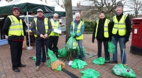 Litter Pick volunteers in Nantwich Square