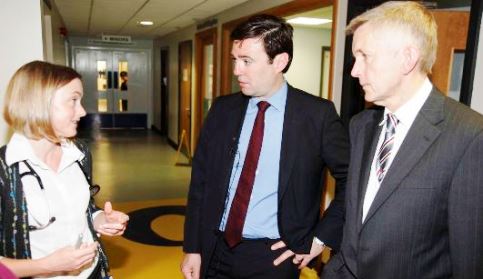 Andy Burnham at Leighton Hospital with Dr Shirley Hammersley (Consultant) and Dr Adrian Heald (Consultant)