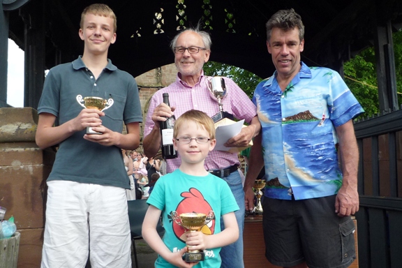 Fig Pie race winners (l-r) George Shepherd - James Coney - Peter Wenzl - compere