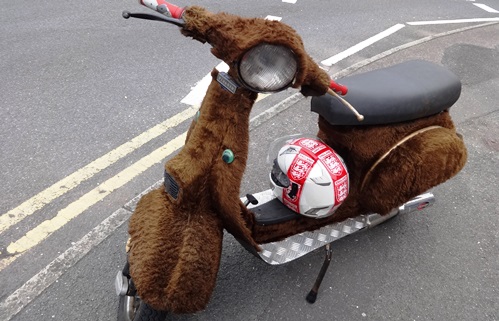 Smell The 2 Stroke - Nantwich - Sun 1-9-13 - fur covered scooter