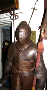 suit of armour, robbery story