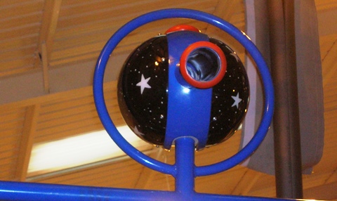 Playworld ball cannon