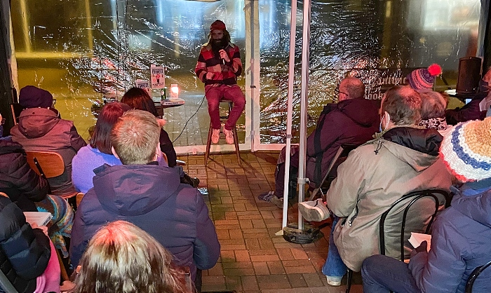 Rob Pope talks to the audience about his book ‘Becoming Forrest’ (1)