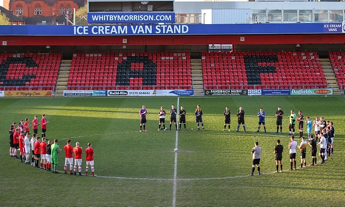 Pre-match - applause in memory of Andrew Scoffin (1)