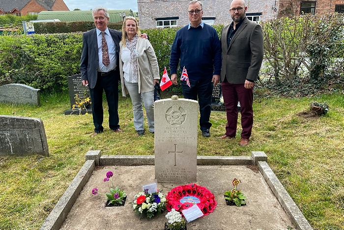 Relatives - l-r- David Spear (great nephew) - Dawn Hughes (granddaughter) - Neil Carter (nephew) - Malcolm Carter (great nephew) (1)