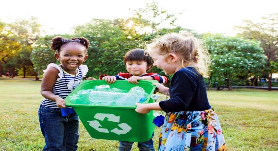 Children recycling - pic by CEC