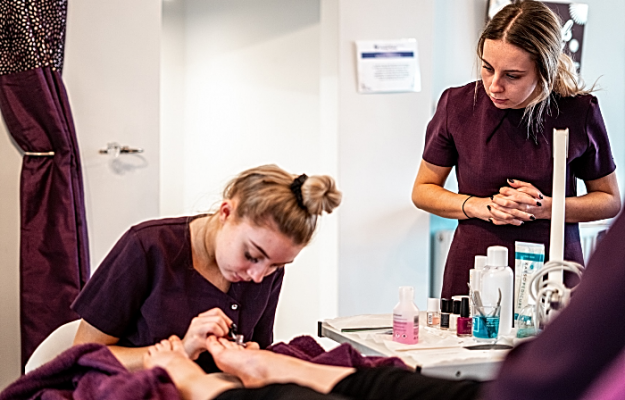 free traineeship programme with the International School of Beauty Therapy (ISOBT) in Crewe