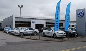 Swansway Motor Group celebrates Auto Trader rating