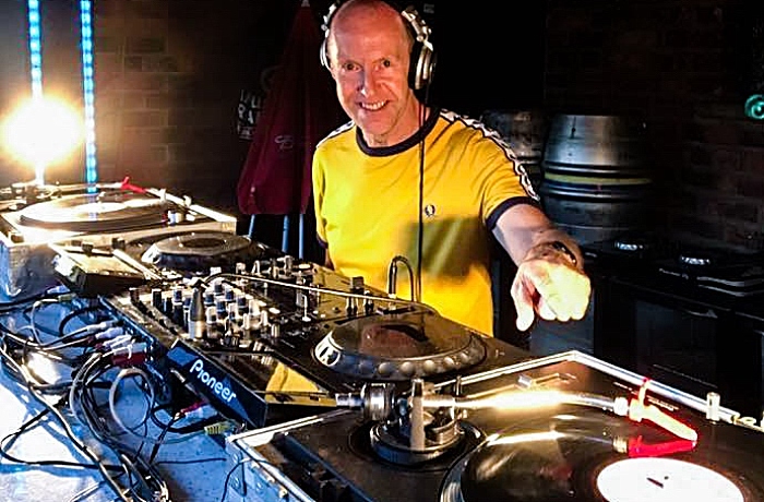 Alan Woodhouse during a live DJ set (1)