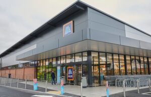 GB medallist marks opening of new Aldi store in Nantwich