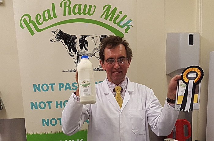 Andrew and Lucy Hollinshead of Real. Raw. Milk scoop award