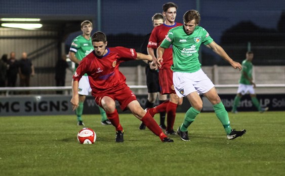 Andy-White-in-action-against-Skelmersdale-Utd-pic-by-Simon-J-Newbury.jpg