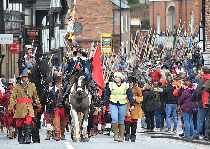 Cavalry-led parade of several hundred Sealed Knot troops along Welsh Row