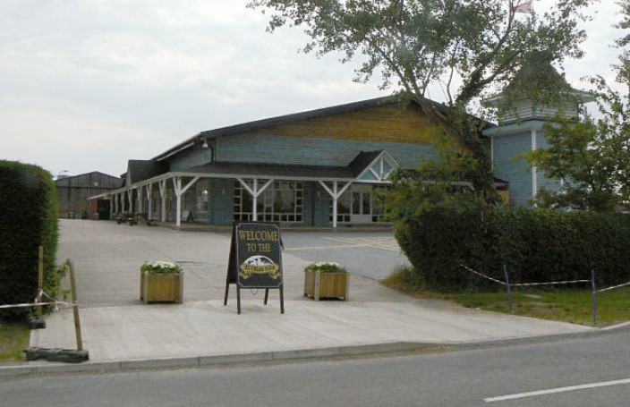 Cheshire Farm Ice Cream, pic by Alan Murray-Rust under creative commons