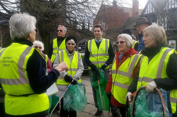 Clean for the Queen - NLG volunteers joined by Edward Timpson MP in March 2016