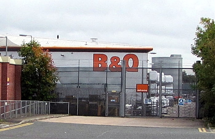 Crewe B&Q entrance, pic by Jaggery under creative commons licence