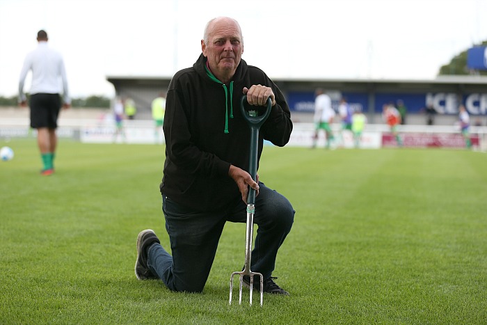 Dabbers Groundsman Peter Temmen