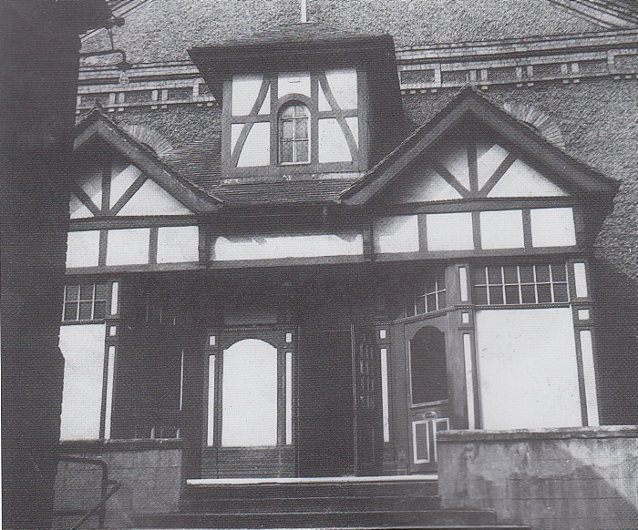 Ebenezer's - front of premises when it was the Cosy Cinema (1)