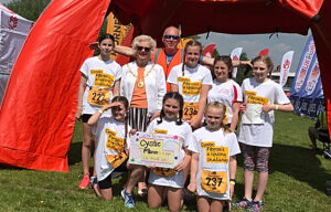 Elle’s Stars girls raise more than £1,200 at Nantwich Duathlon event