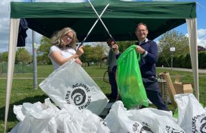 Friends of Brookfield Park in Nantwich join UK “Million Mile Clean Up”