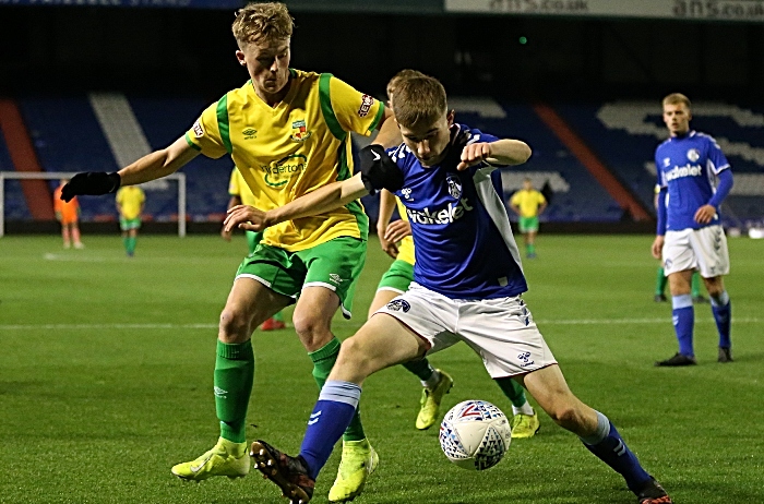 First-half - Dabbers eye the ball (1)