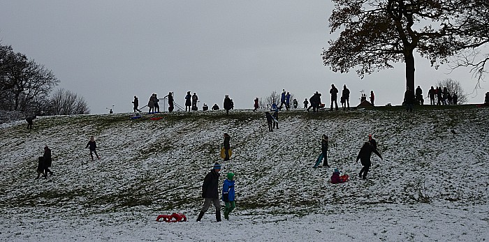 Big freeze - Fun in the snow at the Joey the Swan recreation area