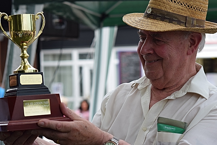 Gordon Farr with his Chief Wormer's trophy (1)