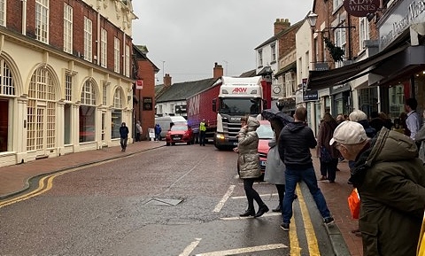 HGV jammed in Nantwich town centre 2