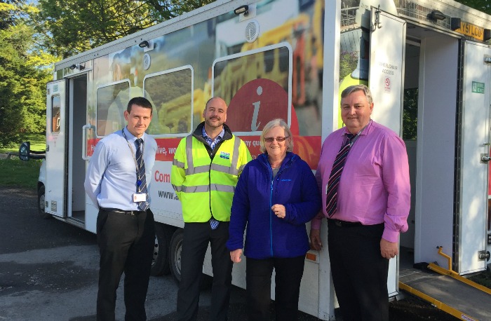 Helen Brockway meets Severn Trent Water representative on Shrewbridge Road