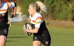 Nantwich twin sisters sign for Sale Sharks Women