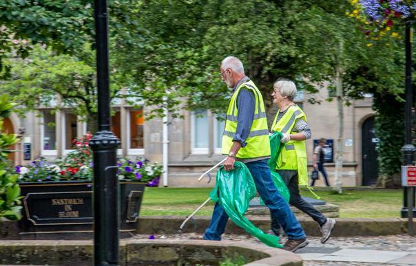 Litter Group volunteers in action ahead of In Bloom judging