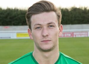 Mark Winslade signs new deal at Nantwich Town