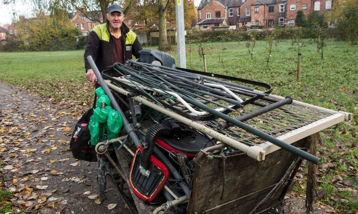 Michael Flash Meakin, scrap metal collector, Wulvern housing row