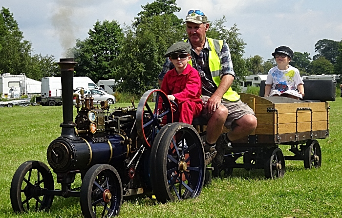 Miniature steam traction engine (1)