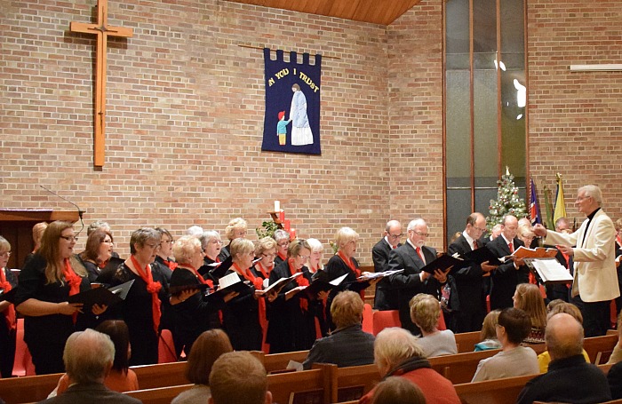 Musical Director Phil Houghton conducts The Wistaston Singers (2)