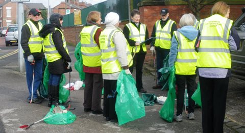 Nantwich Litter Group volunteers on a recent pick