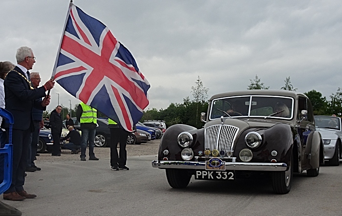 Wander - Nantwich Mayor Councillor Arthur Moran flags-off a vehicle (1) (1)