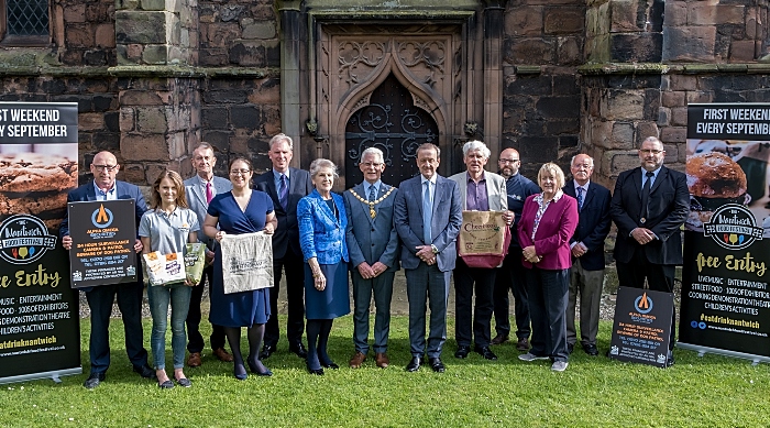 Nantwich Mayor, Festival Directors, main sponsors and Alpha Omega (1)