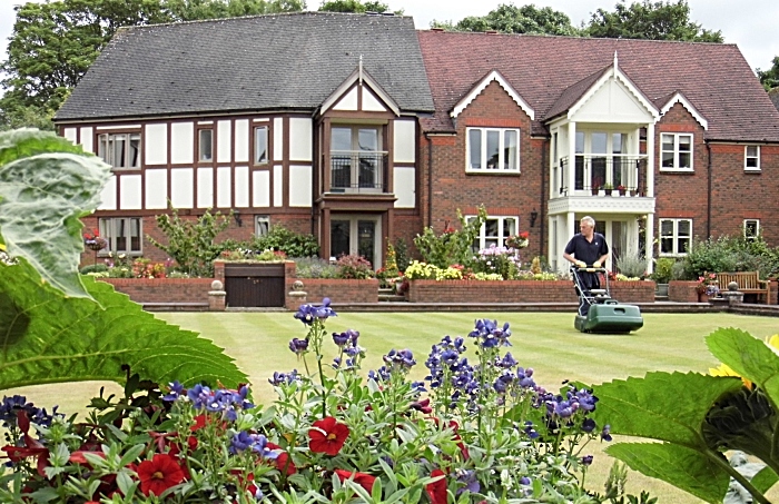 Nantwich bowling green - Richmond Village