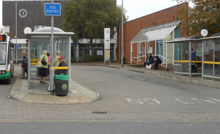 shelter smashed at Nantwich bus station, pic under licence by Rept0n1x