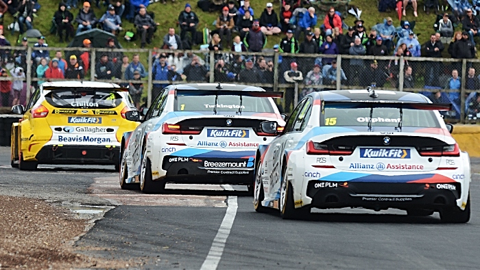 Oliphant chases Turkington at Croft