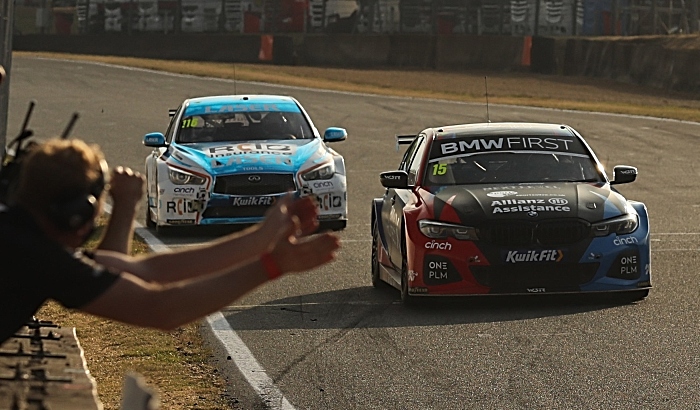 Oliphant crosses line for maiden victory at Brands Hatch