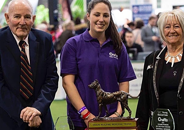 Paige Jepson receives Shaun McAlpine Memorial Trophy from Ed and Cindy McAlpine (1)