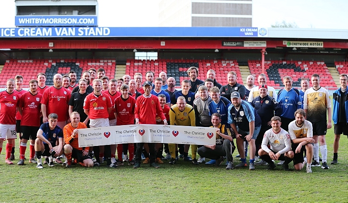 Post-match - event organiser Andrew Scoffin (centre) with all the players and match officials (1)